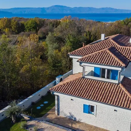 Valle Villa *