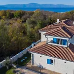 Valle Villa *